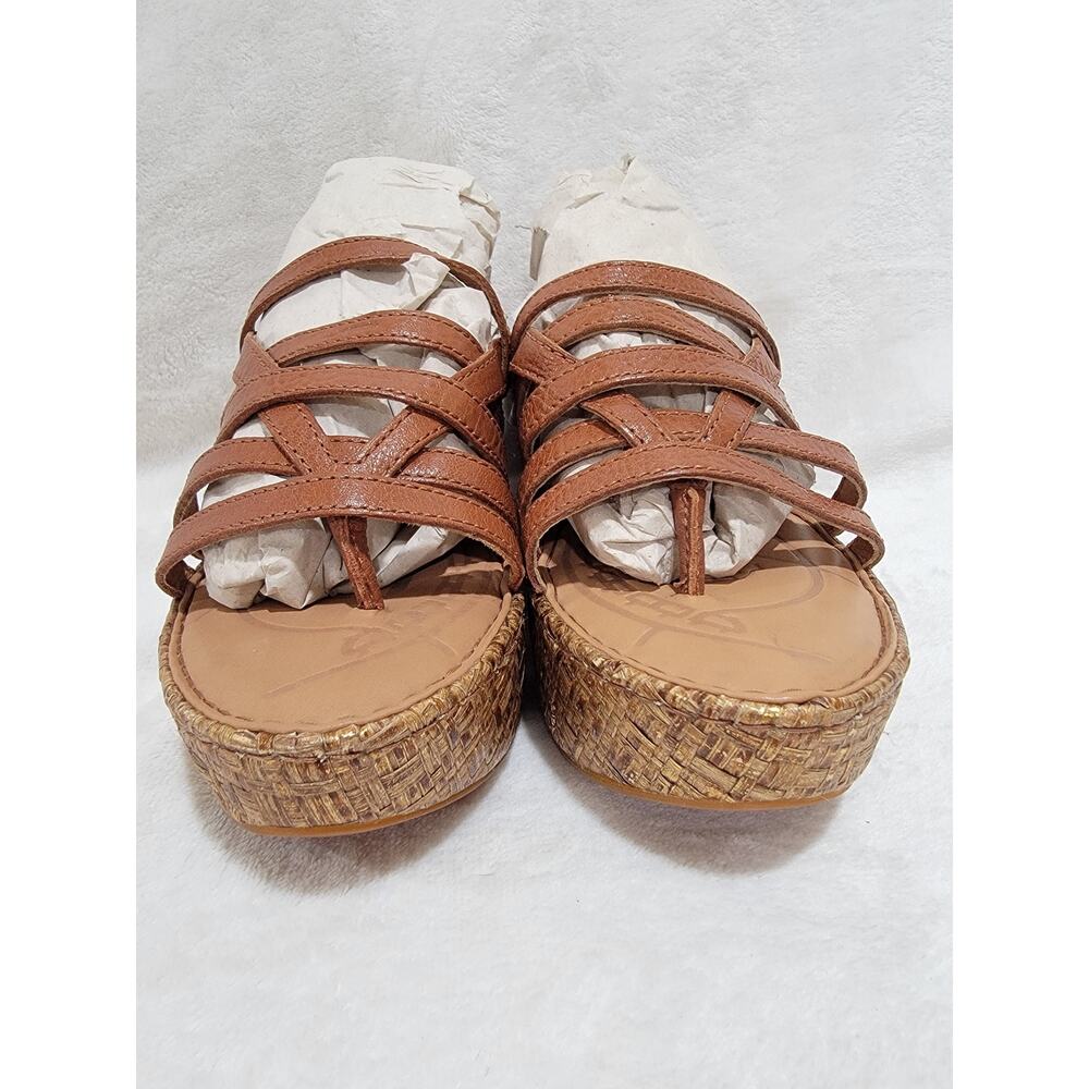 Born Thong Strappy Wedge Heel Sandals Tan Sz 7 MINT CONDITION! - Picture 3 of 9